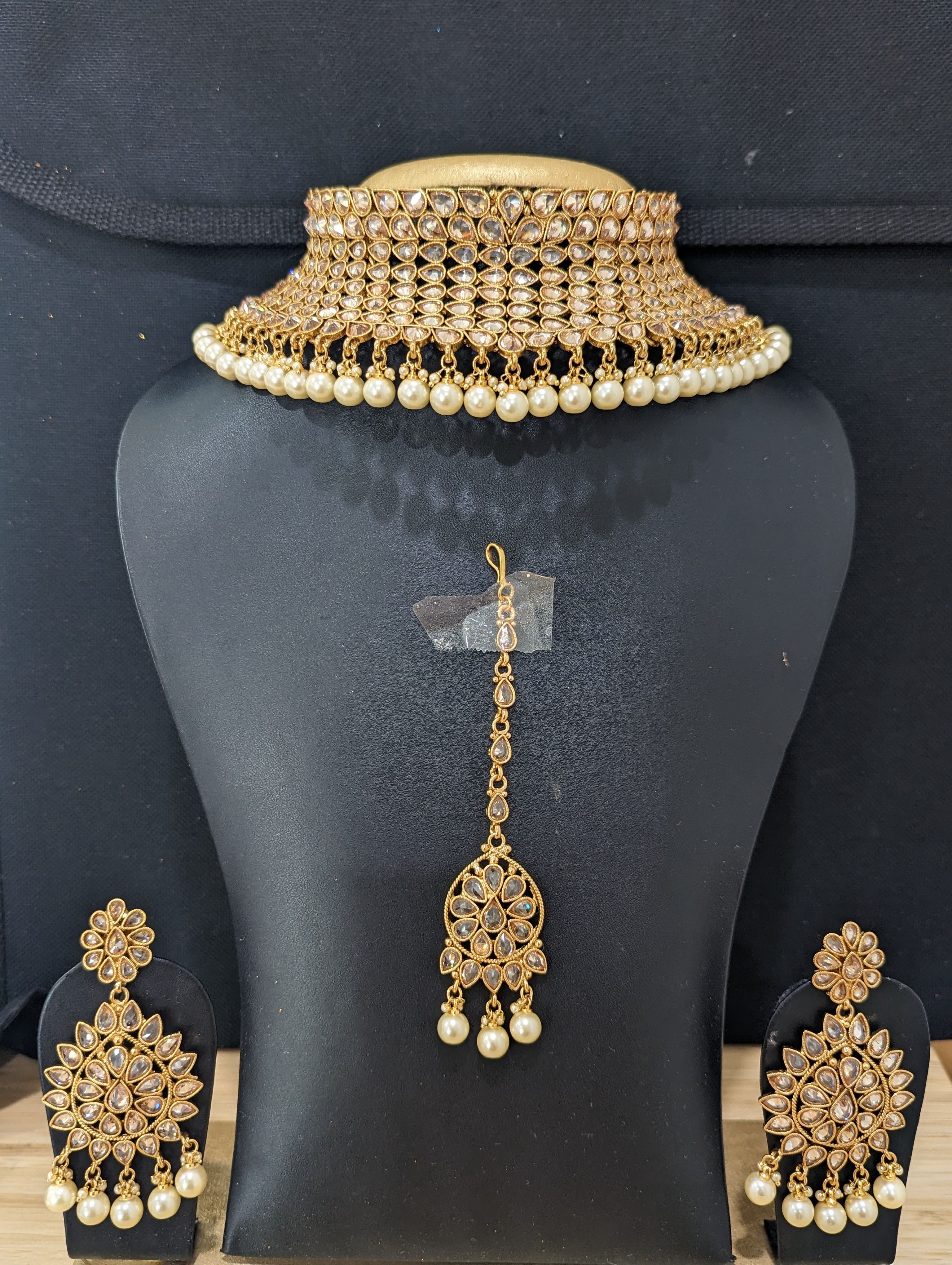 PINK RAJWADA HEAVY MATTE GOLD FINISH BRIDAL CHOKER NECKLACE SET WITH M –  www.soosi.co.in